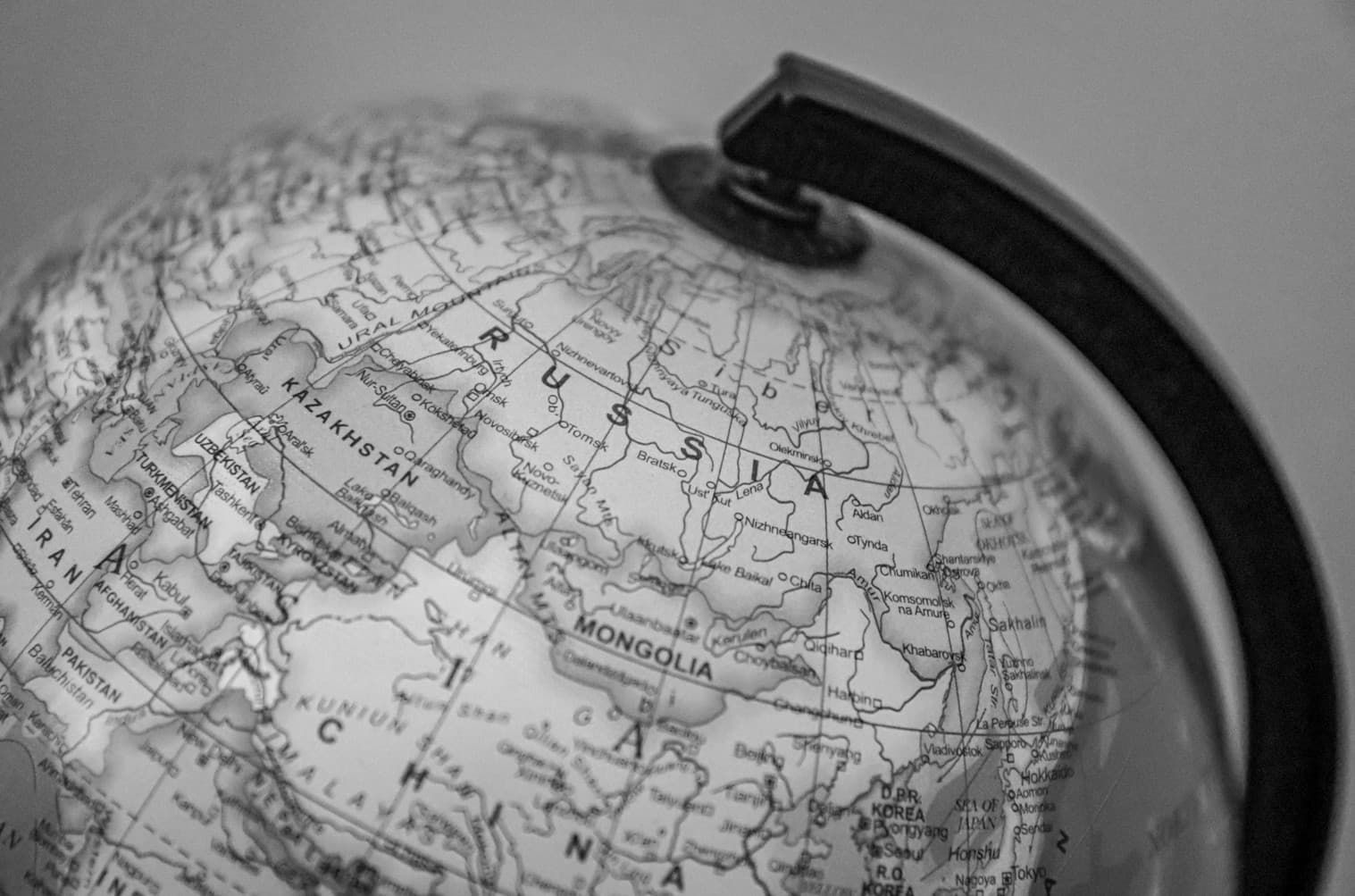 Daft Punk "Around the World": Lyrics Meaning and 144 Repeats