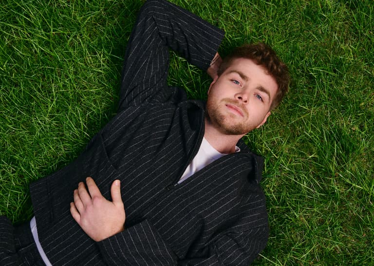 Alex Warren "CRY WOLF": Lyrics Meaning & the Story of Betrayal