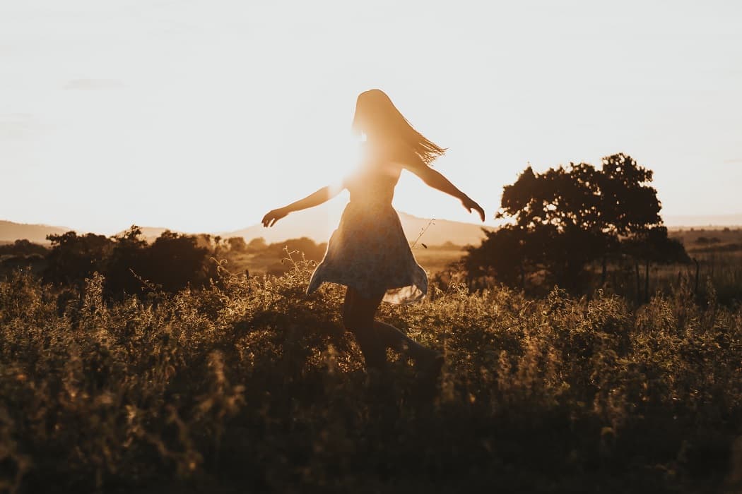 Gloria Gaynor "I Will Survive": The Powerful Meaning Explained