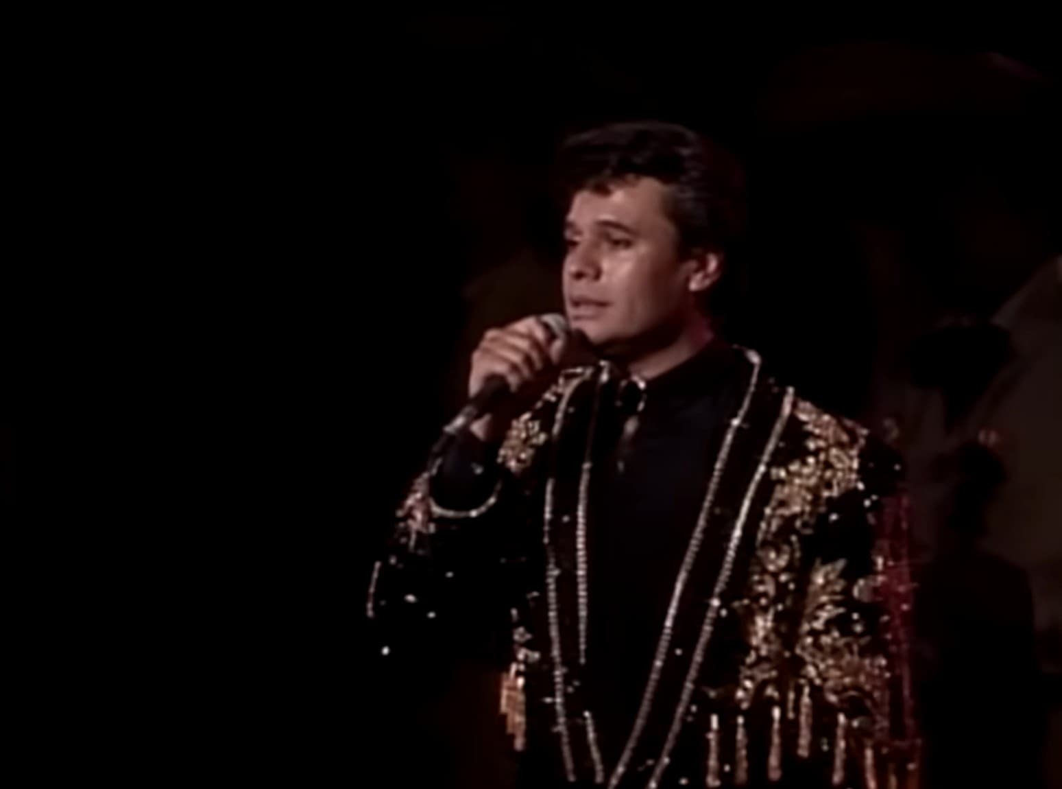 "Amor Eterno" de Juan Gabriel: significado y dedicatoria